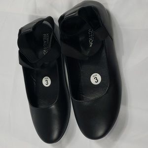 Kenneth Cole Girls ballet flats